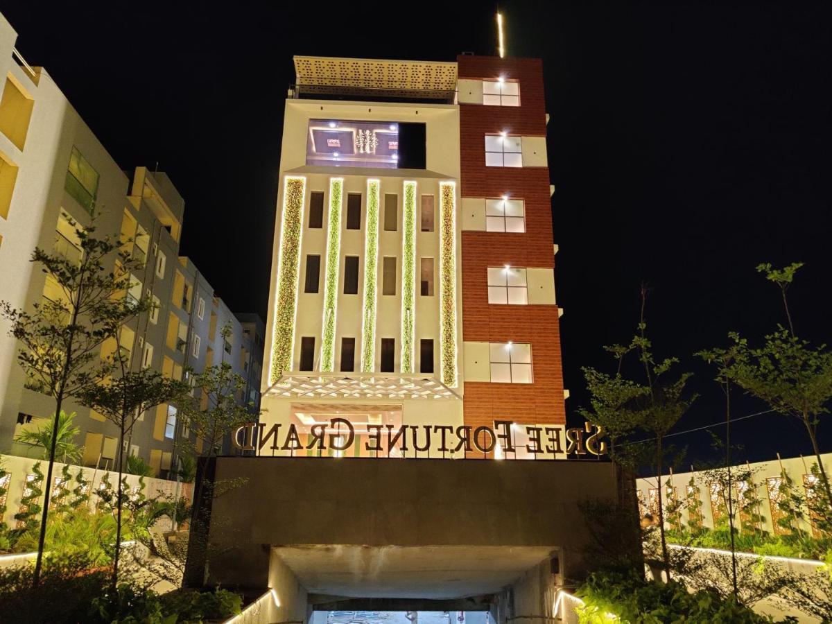 Sree Fortune Grand, Tadepalli Ξενοδοχείο Tadepalle Εξωτερικό φωτογραφία